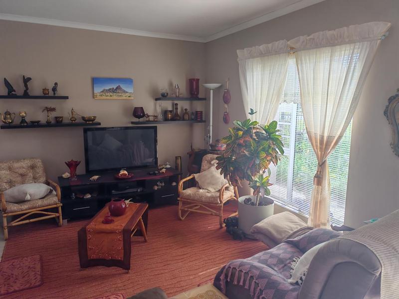 2 Bedroom Property for Sale in Sandbaai Western Cape